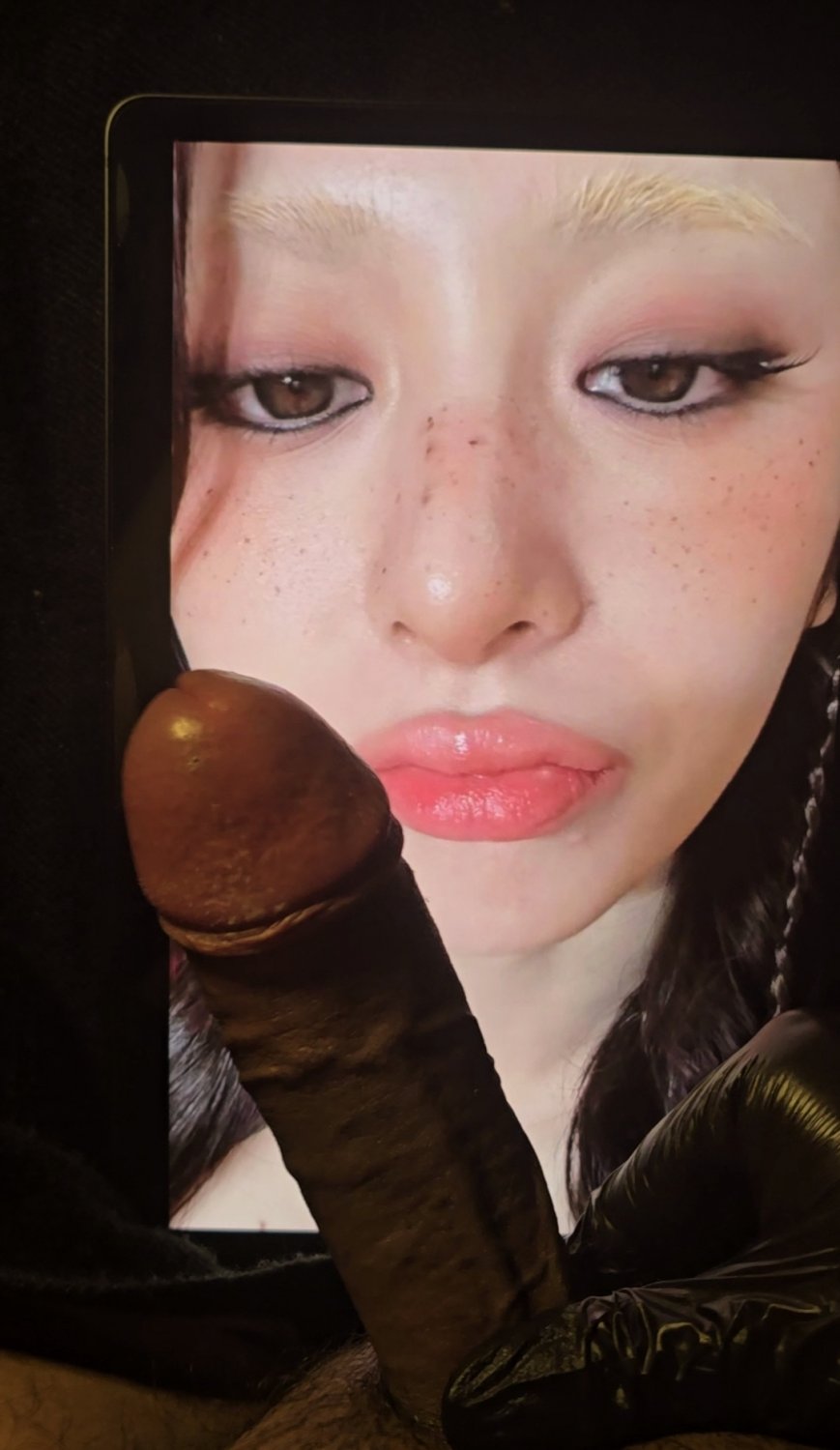 0hs4AkF8 Yunjin Makes me Erupt_Cum Tribute 06.jpg